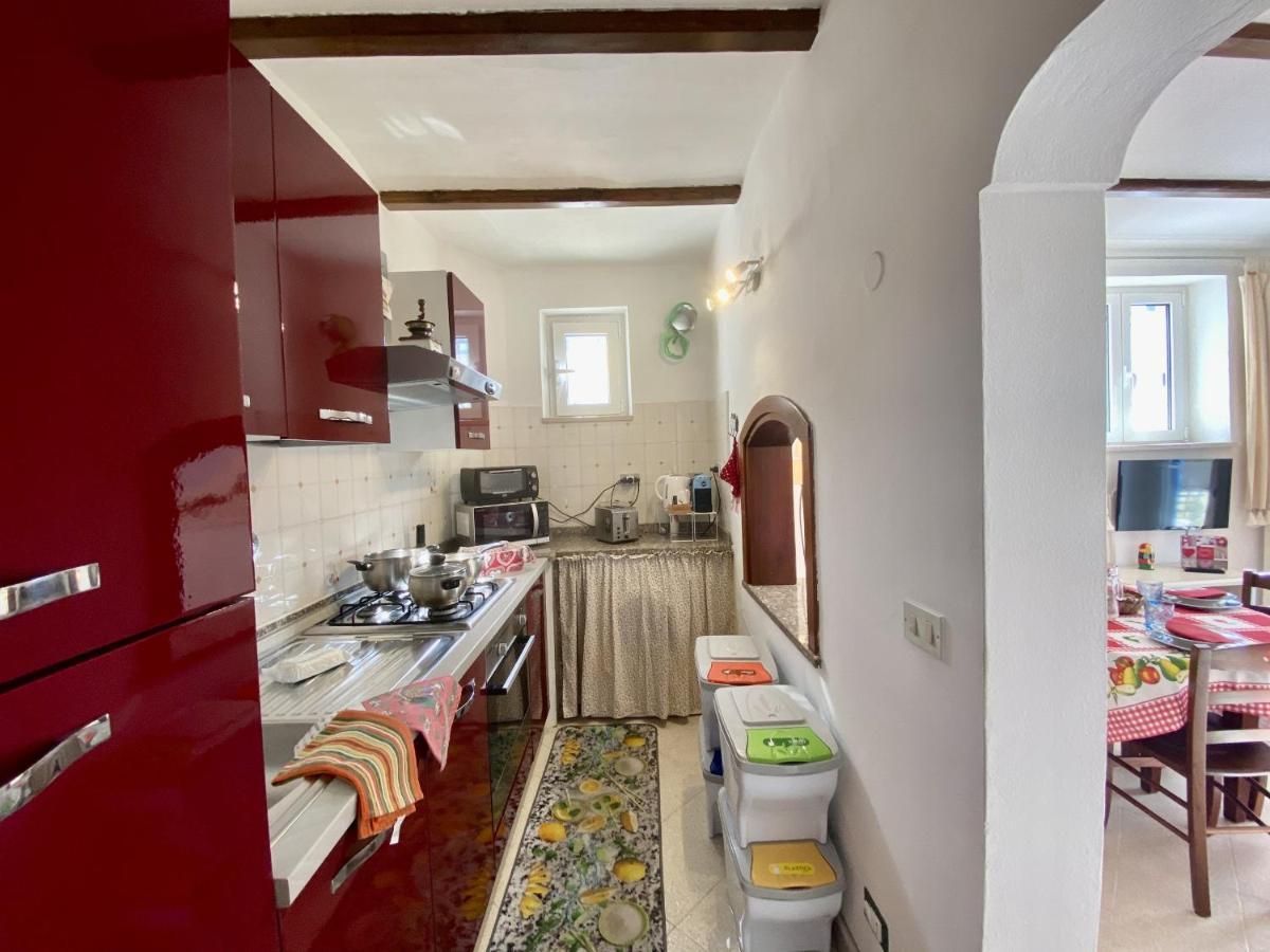 Holidaycasa Mike - Con Terrazzo Vista Mare Sperlonga Exterior photo